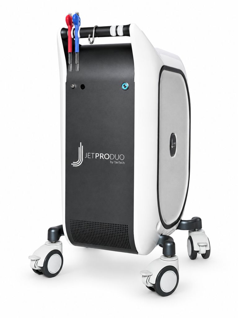 JetPro Duo von TavTech mit rotem und blauem Handstück